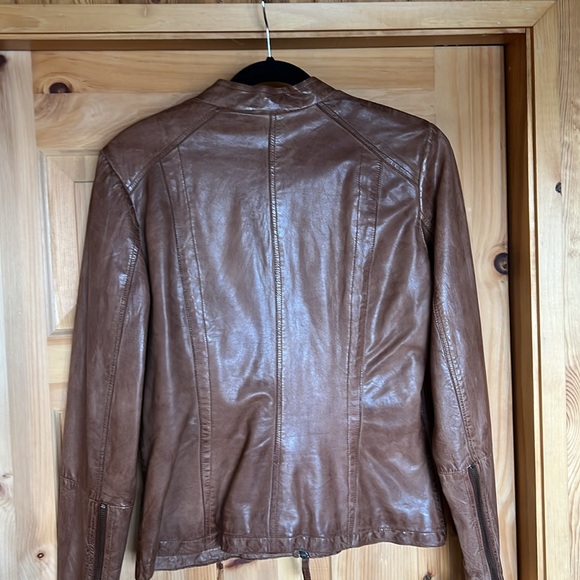 Buttery soft Danier leather jacket - Picture 2 of 4